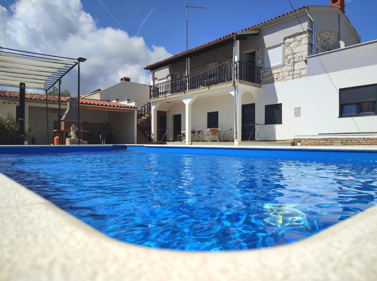 דירות Pavicini Summer House Nina מראה חיצוני תמונה